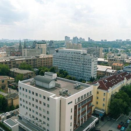 Квартира На Улице Деловая Kiev Luaran gambar