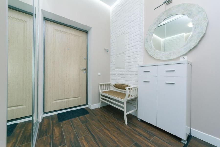 Квартира На Улице Деловая Kiev Luaran gambar